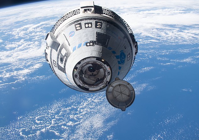 La Starliner intentará desacoplarse de la ISS de forma autónoma hoy. Los expertos dicen que existe una pequeña posibilidad de que problemas con los propulsores provoquen que se estrelle contra la estación espacial.