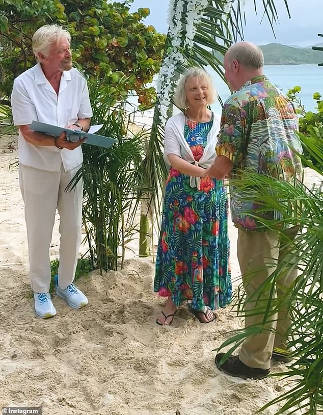 El activista de Correos Sir Alan Bates se casó con su compañera Suzanne Sercombe en la isla privada de Sir Richard Branson en el Caribe