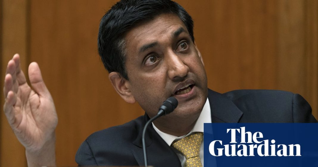 Ro Khanna dice que no le gusta que sus compañeros demócratas llamen 