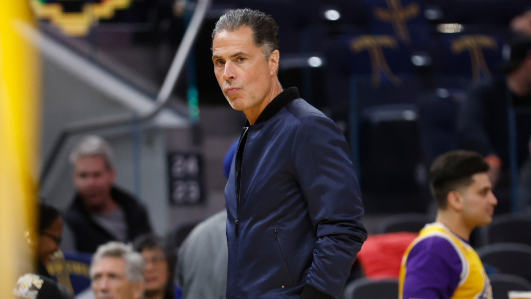 Rob Pelinka, de los Lakers, dice el precio que pagará por canjear futuras selecciones de primera ronda: 'Excelencia sustentable'
