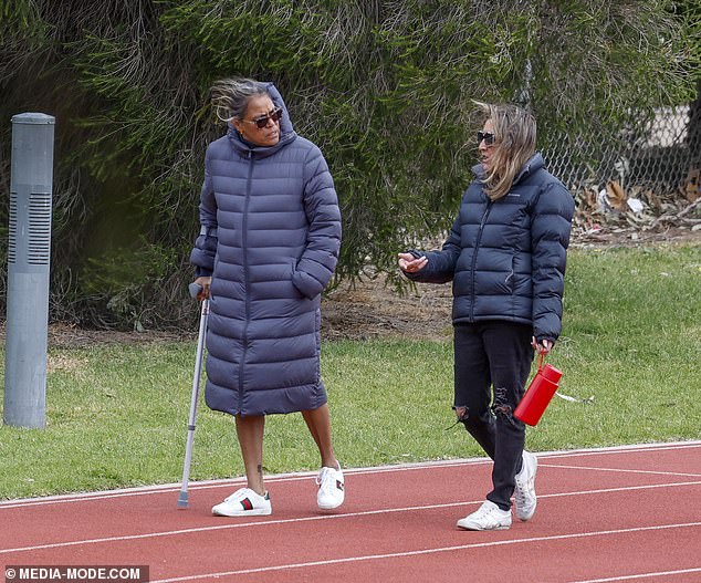 Freeman fue visto caminando por una pista de carreras de Melbourne con un amigo el fin de semana.