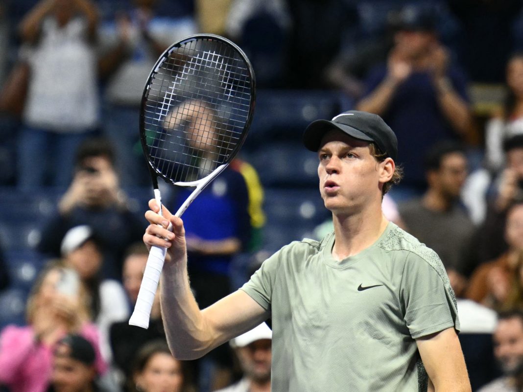 Sinner, Swiatek y Medvedev logran victorias fáciles para ingresar a cuartos del US Open
