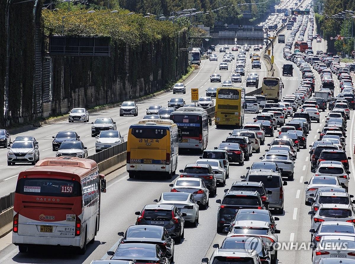 Seoul-bound traffic congested on final day of Chuseok holiday