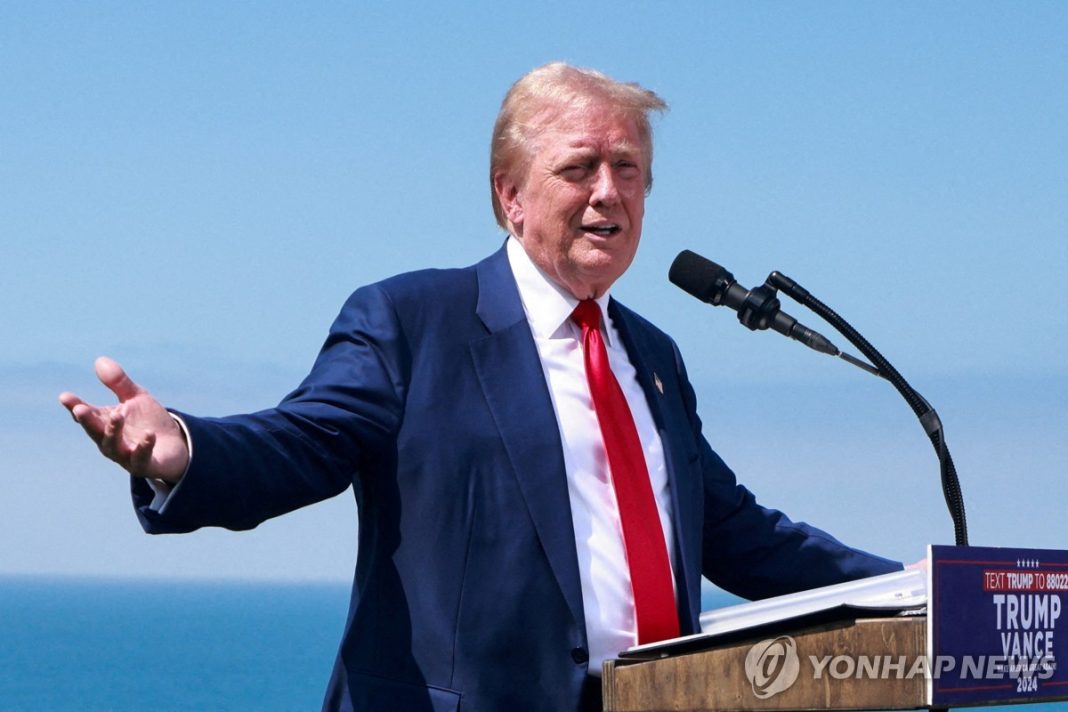 Former U.S. President Donald Trump attends a press conference at Trump National Golf Club, in Rancho Palos Verdes, California on Sept. 13, 2024 in this photo released by Reuters. (Yonhap)