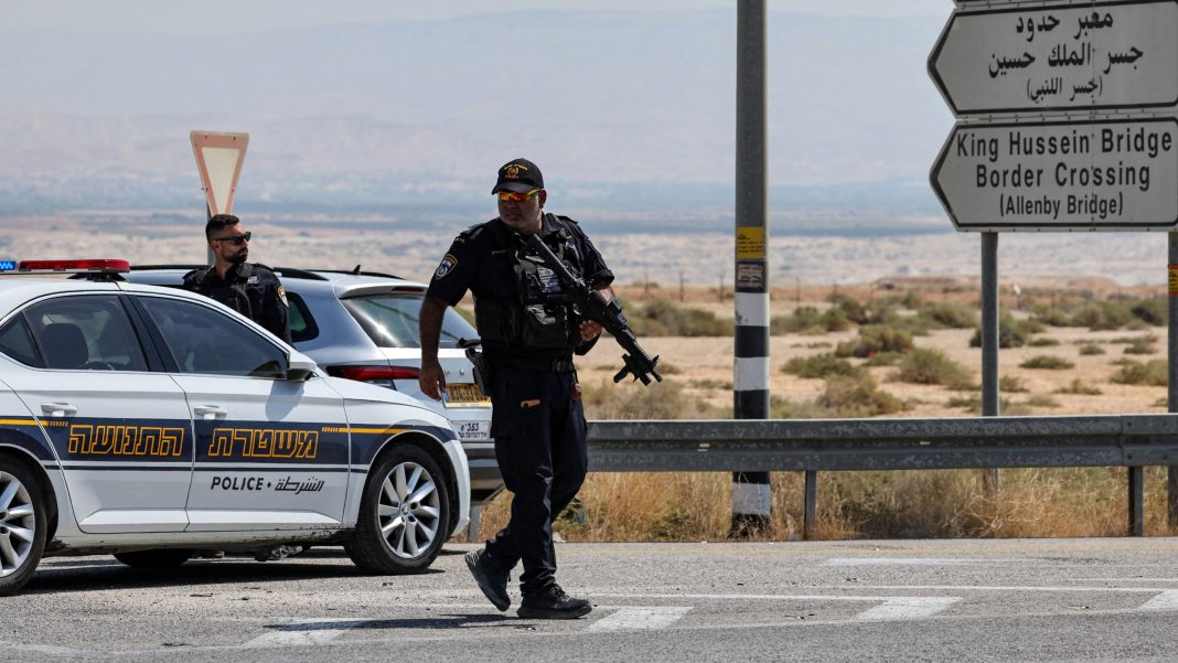 Un hombre armado mata a tres israelíes cerca de la frontera con Jordania
