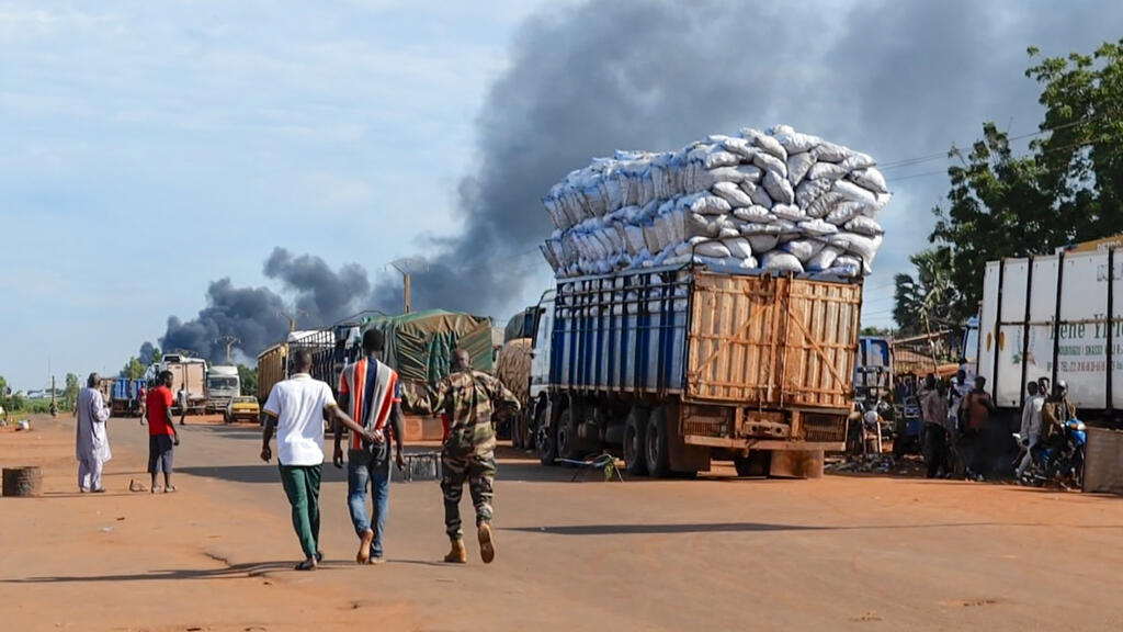 Un importante ataque yihadista en la capital de Mali deja más de 70 muertos, según fuentes de seguridad
