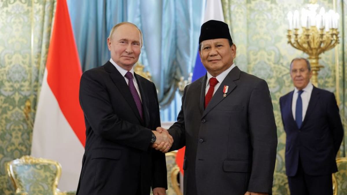 Una serie de visitas al exterior demuestran el deseo de Prabowo de hacerse cargo de los asuntos exteriores como presidente, según analistas
