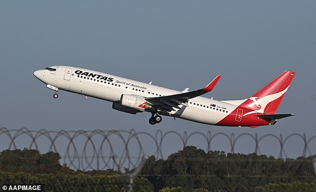 Qantas ha cancelado al menos 25 vuelos que salían del aeropuerto de Sídney, incluidos 10 a Melbourne, cuatro a Canberra y 11 a otros destinos australianos.