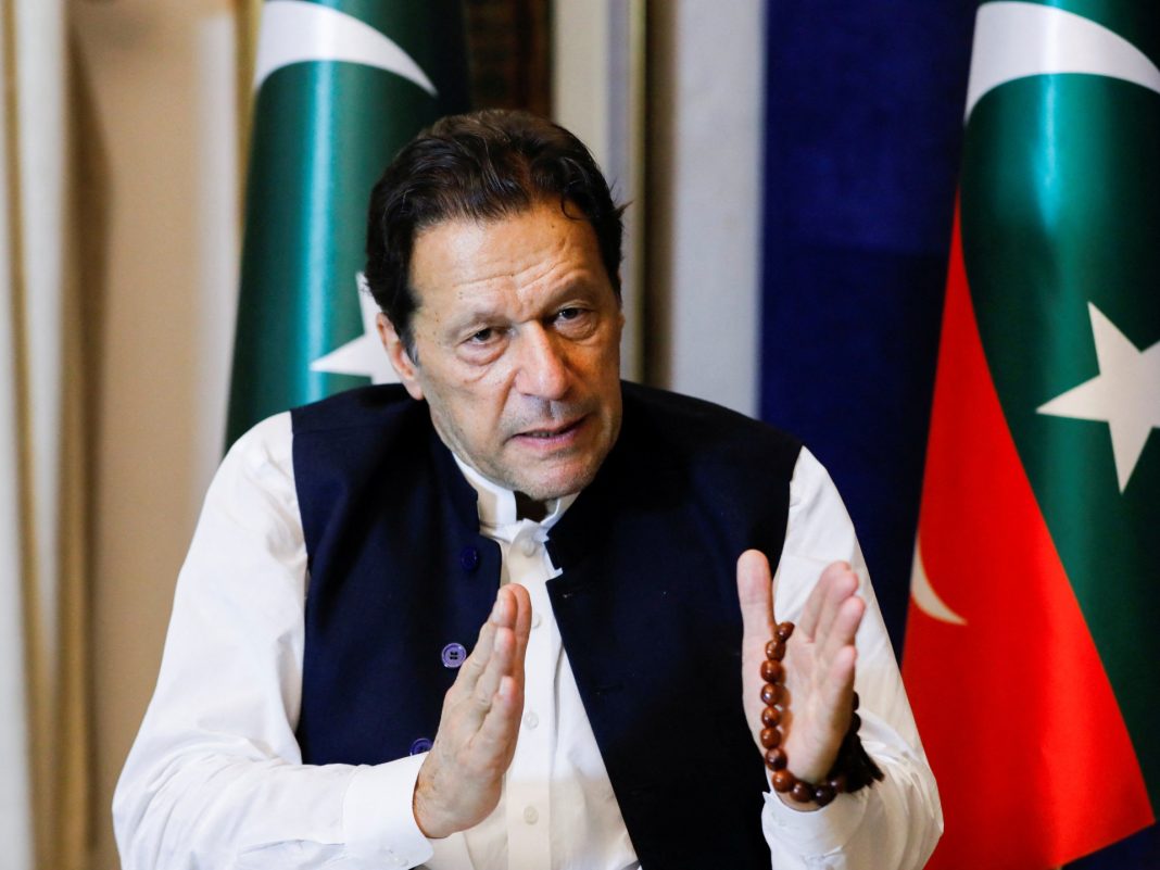 ¿Puede Pakistán someter al ex primer ministro Imran Khan a un juicio militar?
