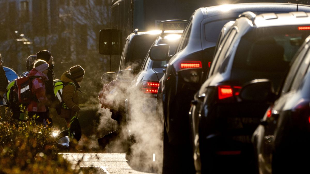 ¿Por qué los fabricantes de automóviles piden un respiro en la política climática de la UE?
