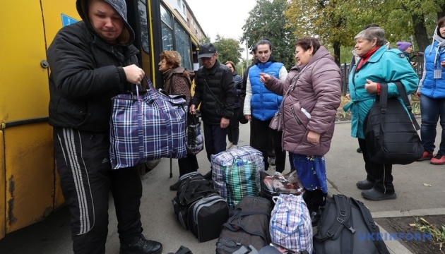 110 personas evacuadas de dos zonas de la región de Járkov
