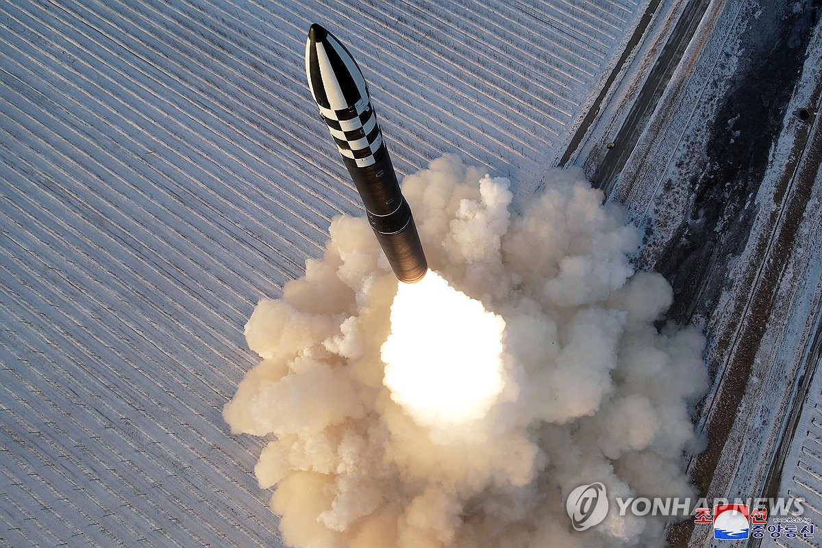 (4th LD) N. Korea launches new solid-fuel ICBM ahead of U.S. election