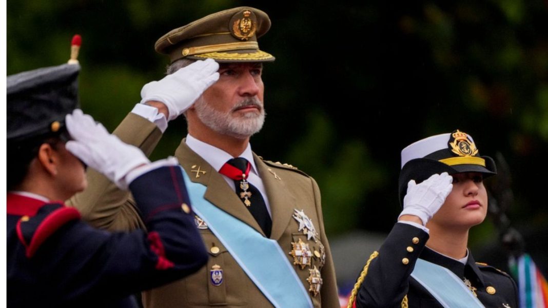 A pesar de los cielos tormentosos, las celebraciones del Día Nacional de España continúan
