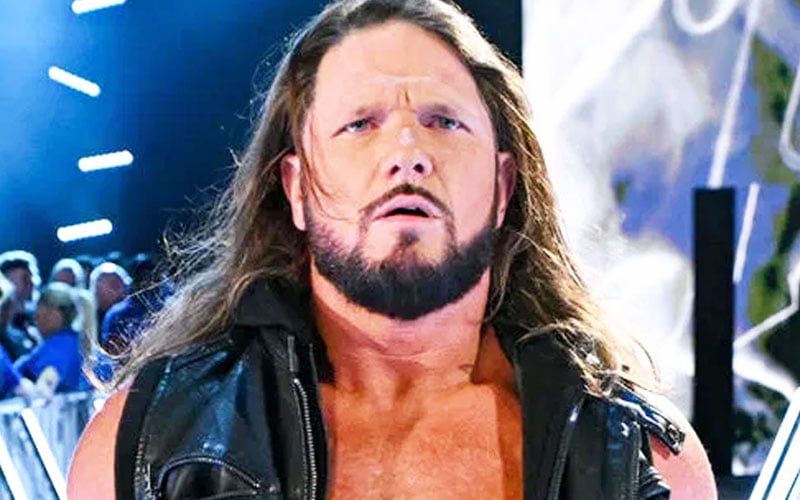 AJ Styles temía que le saliera un 'hueso' del pie tras la lesión
