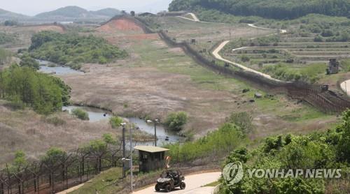 (LEAD) N. Korea to cut off roads, railways connected to S. Korea