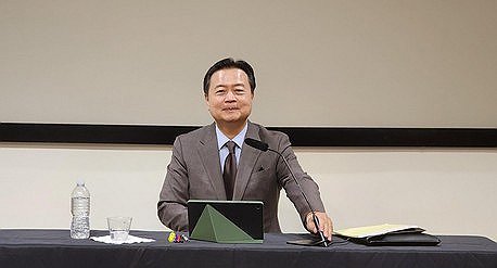 (LEAD) Seoul envoy calls for stronger defense industry cooperation, cautions against protectionism