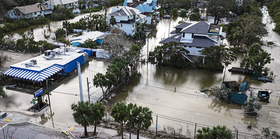 Actualizaciones en vivo del huracán Milton: Florida analiza las consecuencias mientras los daños de la tormenta dejan "múltiples" muertos y millones sin electricidad
