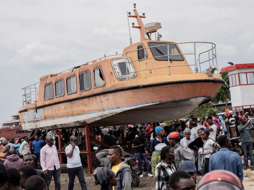 Al menos 78 personas mueren al naufragar un barco en la República Democrática del Congo
