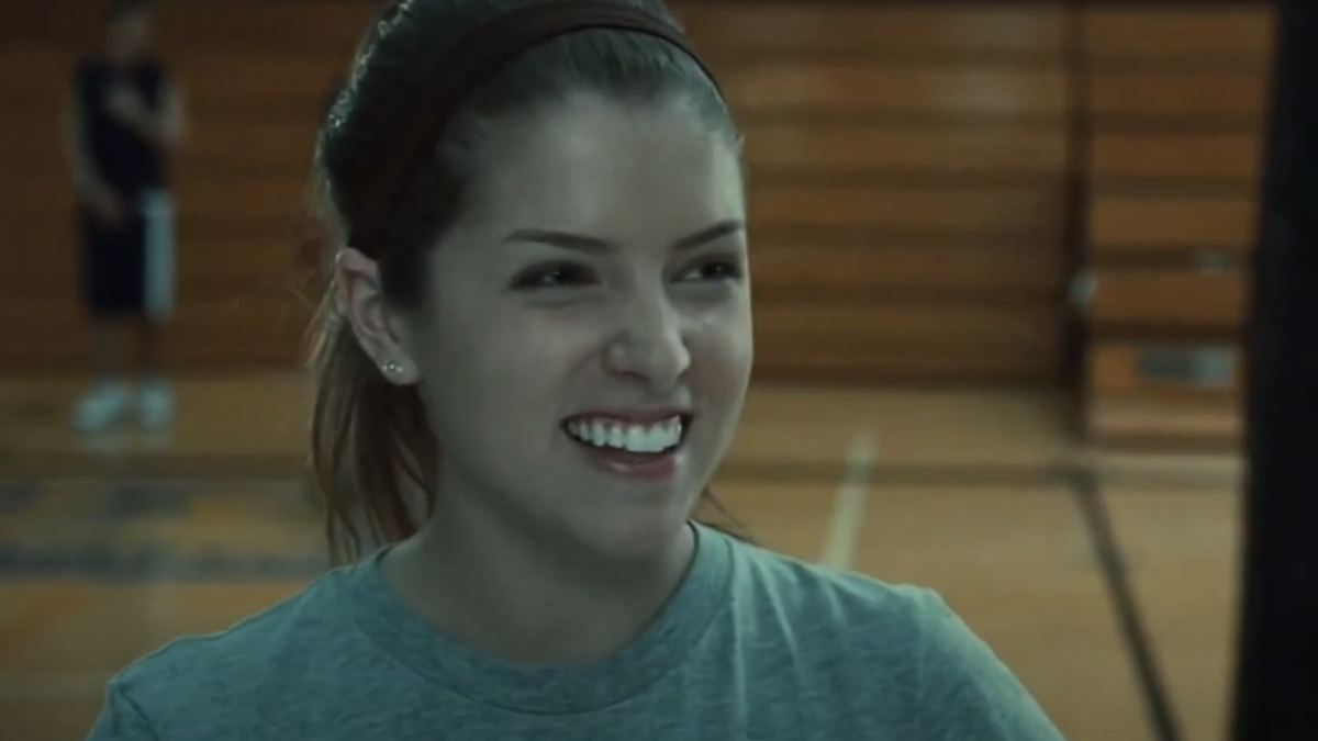 Anna Kendrick in high school gym in Twilight