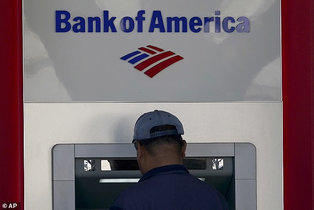 Casi 20.000 usuarios informaron el martes cortes en Bank of America, lo que afectó los servicios de banca móvil y en línea y cajeros automáticos.