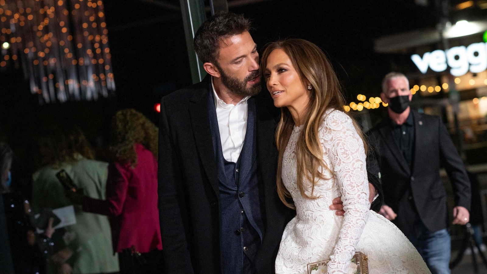 Ben Affleck ignora los rumores de divorcio con una nueva apariencia espectacular
