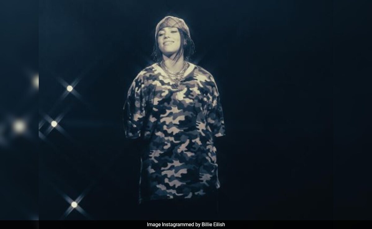 Billie Eilish muestra un hematoma después de sufrir una caída durante un concierto en Nueva York
