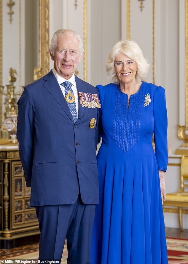 El retrato oficial australiano de Su Majestad el Rey Carlos III y la Reina Camilla