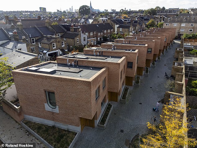 Chowdhury Walk, en Hackney (en la foto), ganó recientemente el premio Neave Brown por viviendas asequibles, pero ha sido criticado en Twitter. El exclusivo 