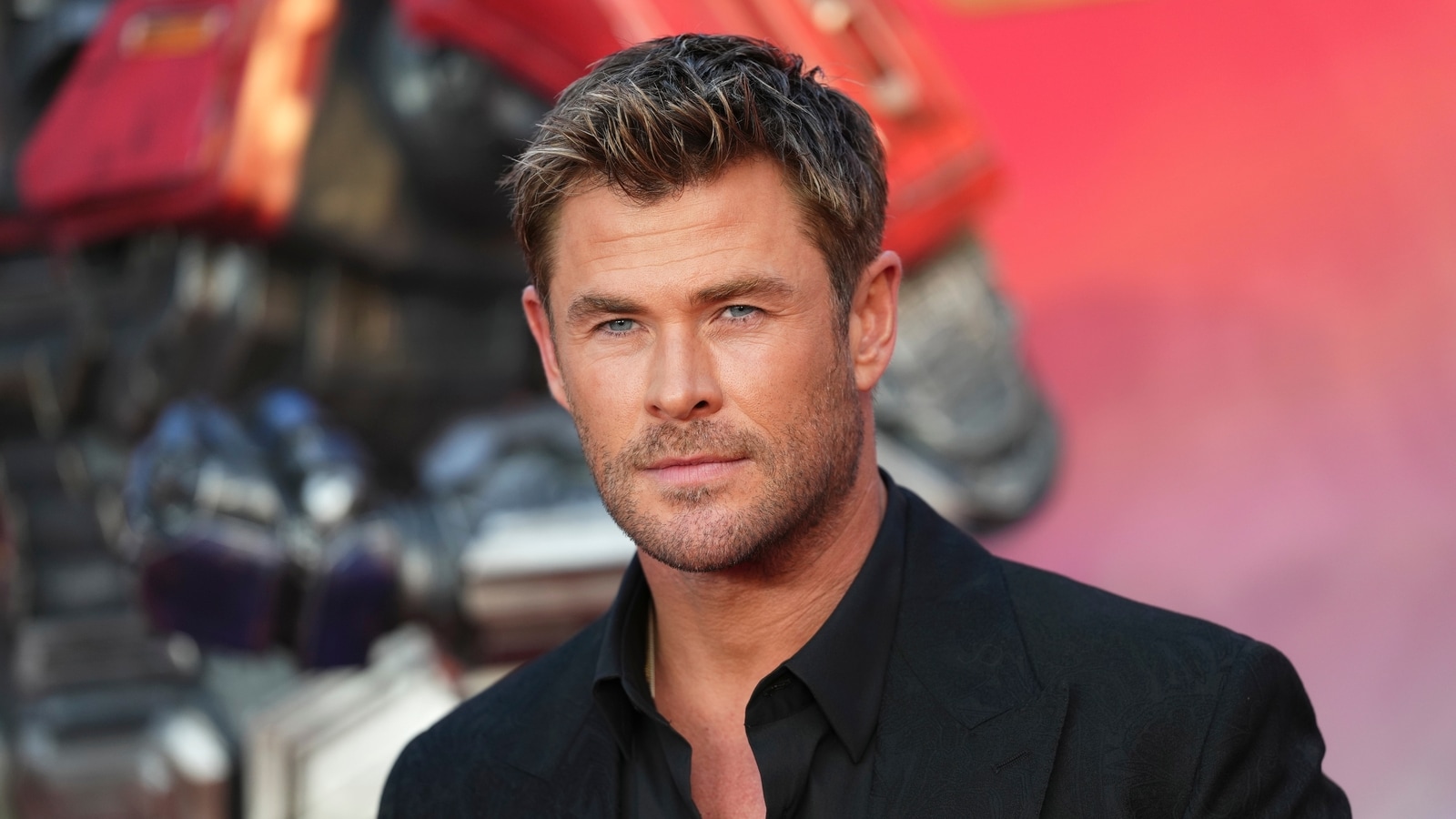 Chris Hemsworth podría interpretar al Príncipe Azul en la nueva película de Disney dirigida por el director de Wonka
