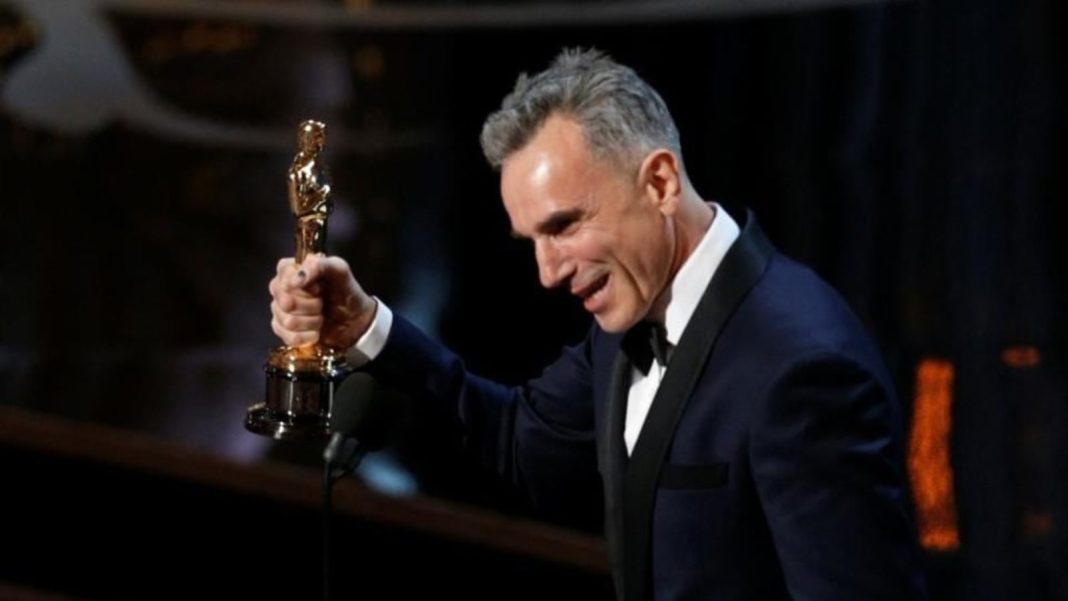 Daniel Day-Lewis pone fin a su retiro como actor después de siete años y regresa con una película dirigida por su hijo
