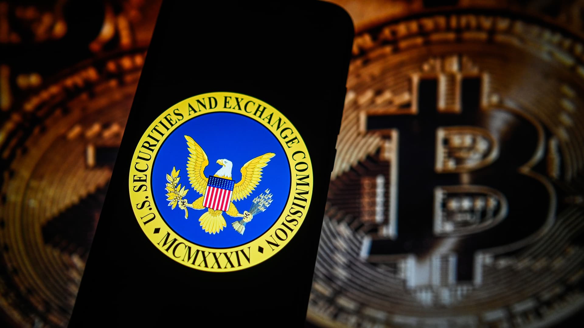 El FBI arresta a un hombre de Alabama por hackear la SEC X que disparó el precio de bitcoin
