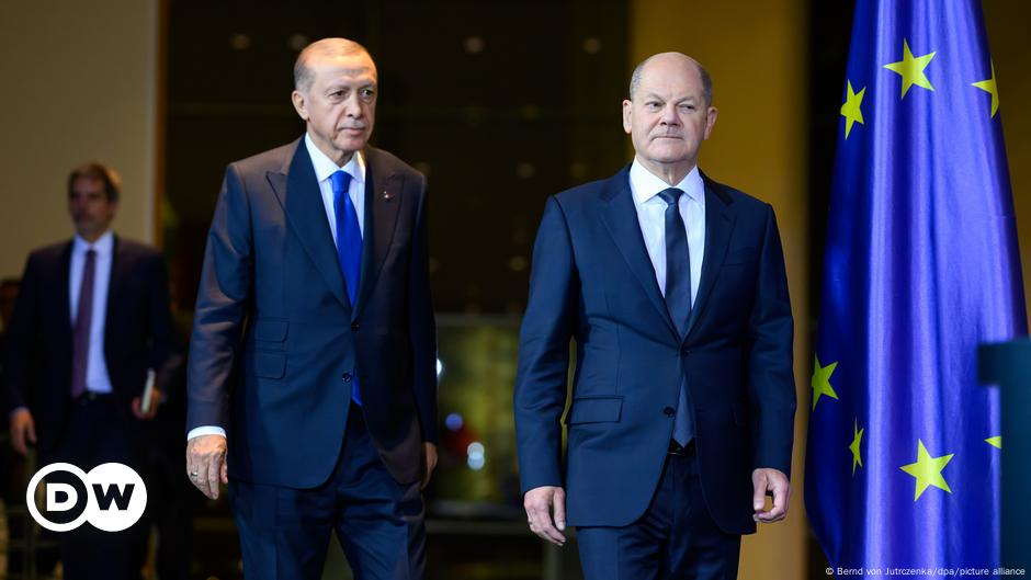 El alemán Olaf Scholz mantiene difíciles conversaciones en Turquía
