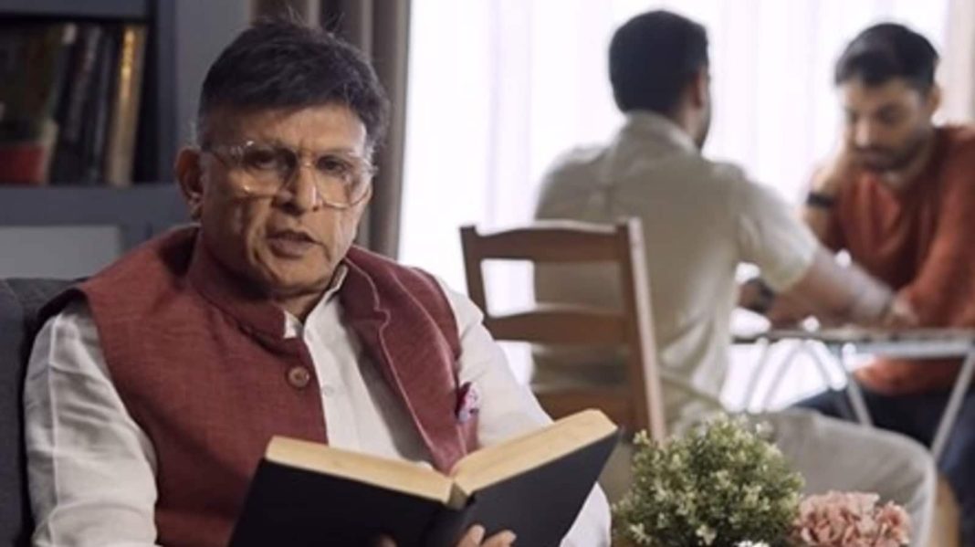 El anuncio de condones de Annu Kapoor hace reír a Internet: 'Waqt badal diya, jazbaat badal diye'
