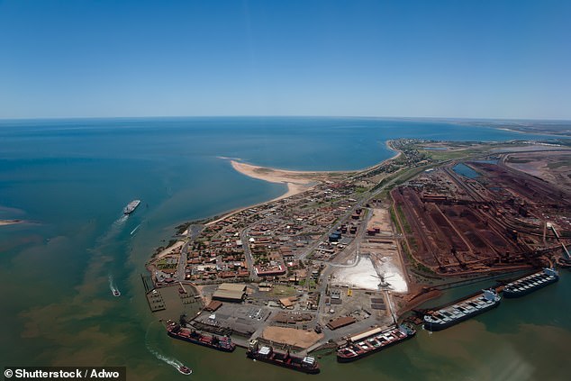 El consejo del centro de exportación minera de WA, Port Hedland, ha escrito a todos los médicos en sus fronteras instándolos a advertir a los médicos sobre los riesgos de las vacunas de ARNm de Covid.