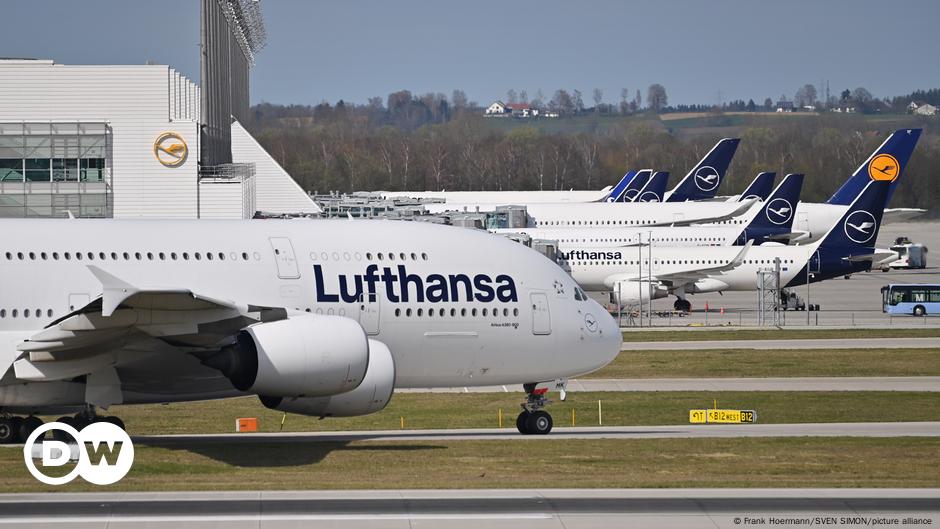 El director ejecutivo de Lufthansa teme que más aerolíneas recorten rutas alemanas
