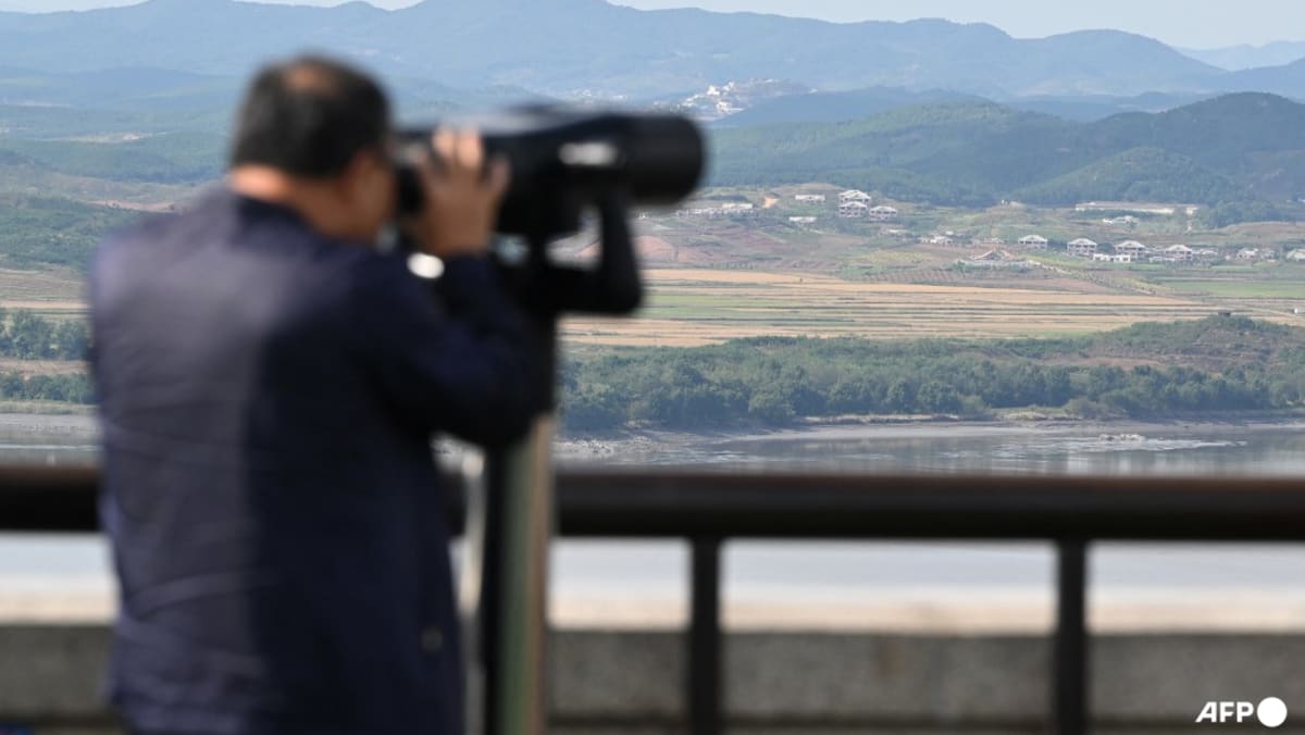 El ejército de Corea del Sur dice que está "totalmente listo" mientras los vuelos con drones enfurecen a Corea del Norte
