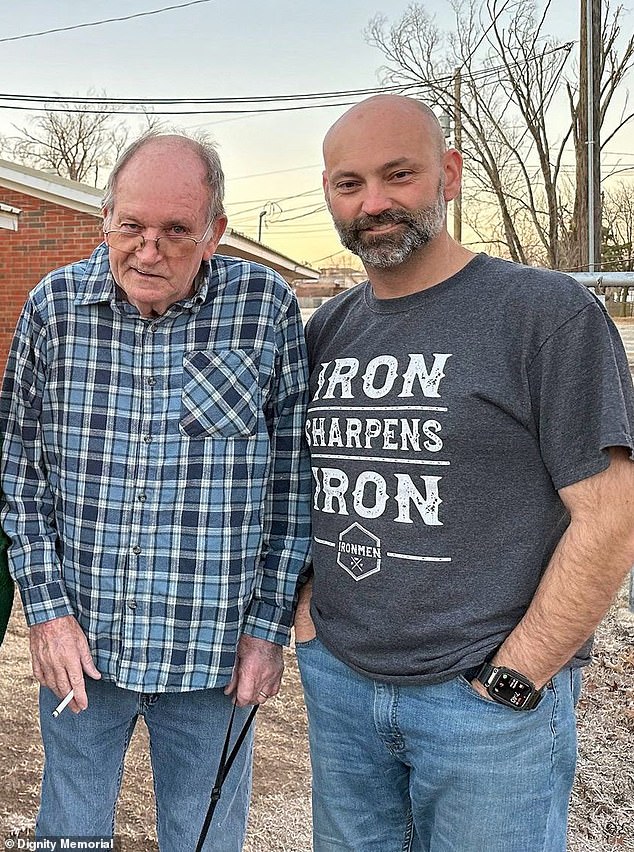 Charles Boehm, de 41 años, escribió el mordaz y sarcástico homenaje la semana pasada, días después de la muerte de Robert Adolph Boehm, de 74 años.