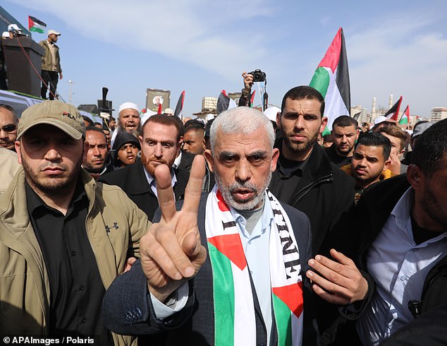 El líder de Hamas, Yahya Sinwar, se ha mantenido esquivo durante el año de guerra (en la foto de 2022)