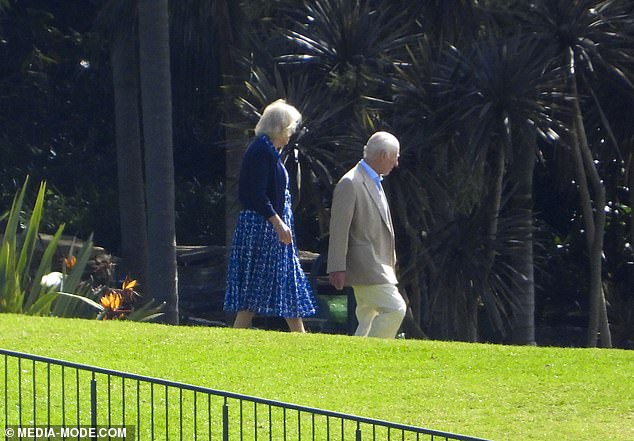 El rey Carlos y Camilla dieron un paseo juntos en su primera mañana en Australia