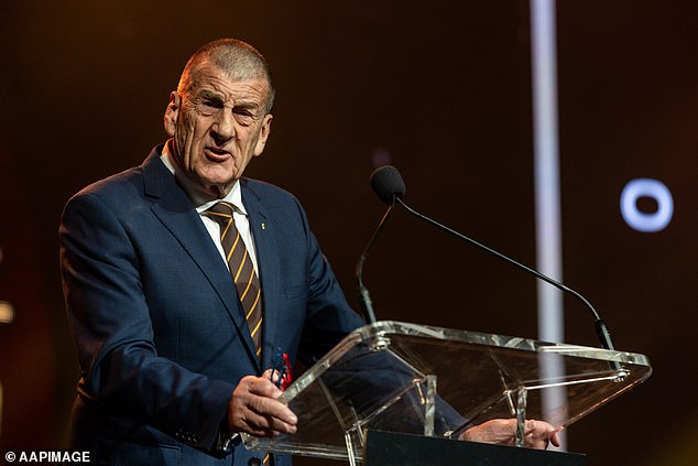 El ex primer ministro de Victoria, Jeff Kennett, se disculpó por llamar a una mujer 