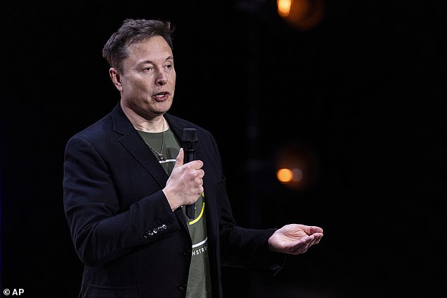 Elon Musk ha defendido al veterano de la Marina Daniel Penny mientras se prepara para su juicio por homicidio involuntario.