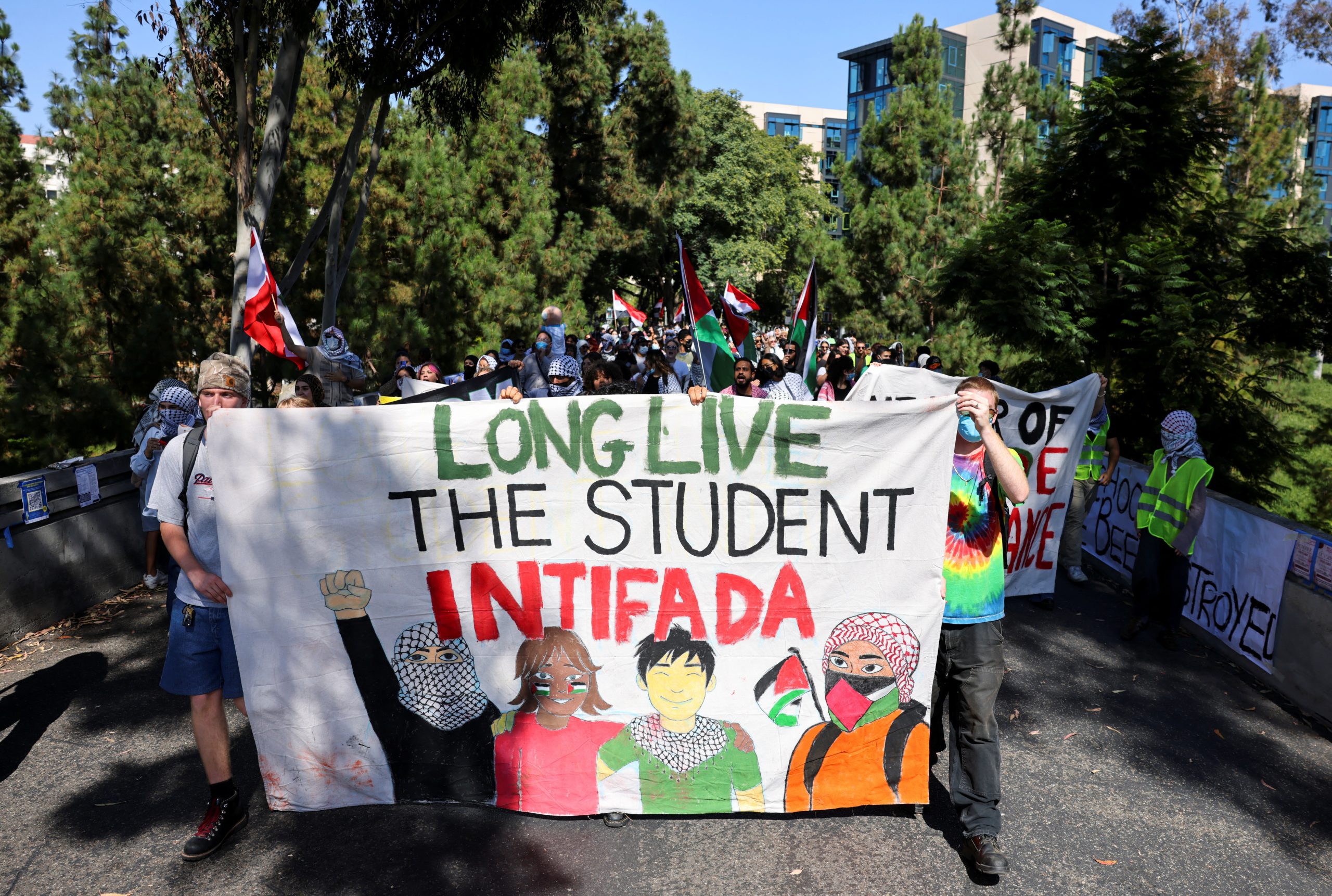 Estudiantes exigen la liberación de 11 manifestantes pro palestinos arrestados en una universidad de EE. UU.
