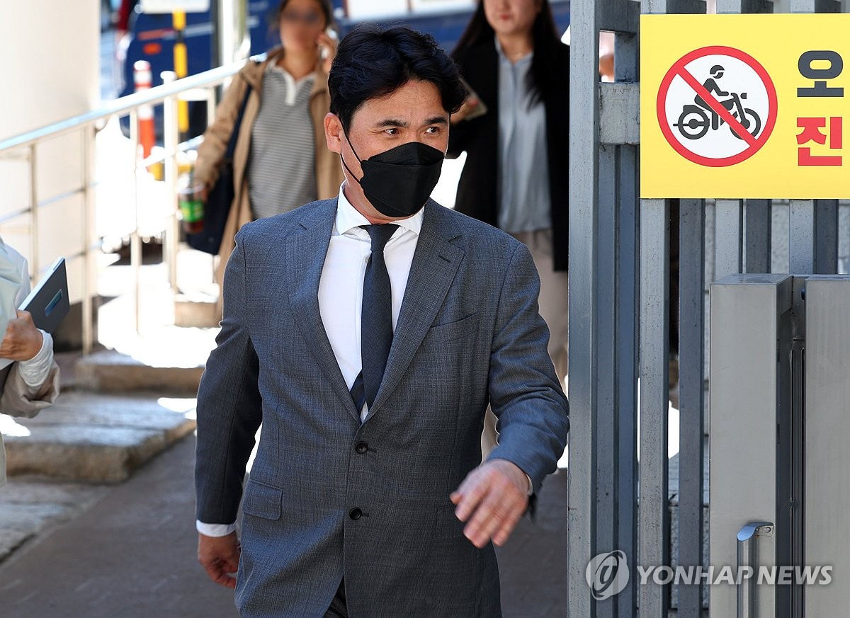 Ex-KBO club manager, executive acquitted of bribery charges