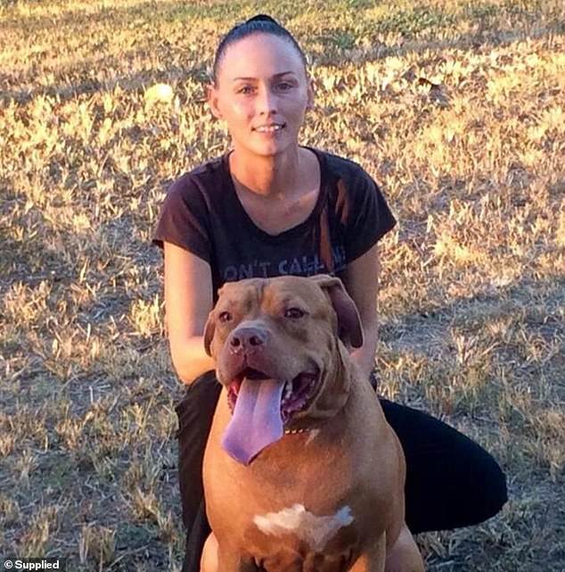 Annmarie Walters, de 34 años (en la foto), de Garbutt, un suburbio de Townsville en el norte de Queensland, fue brutalmente atacada por su 'pitbull de raza grande' el viernes.