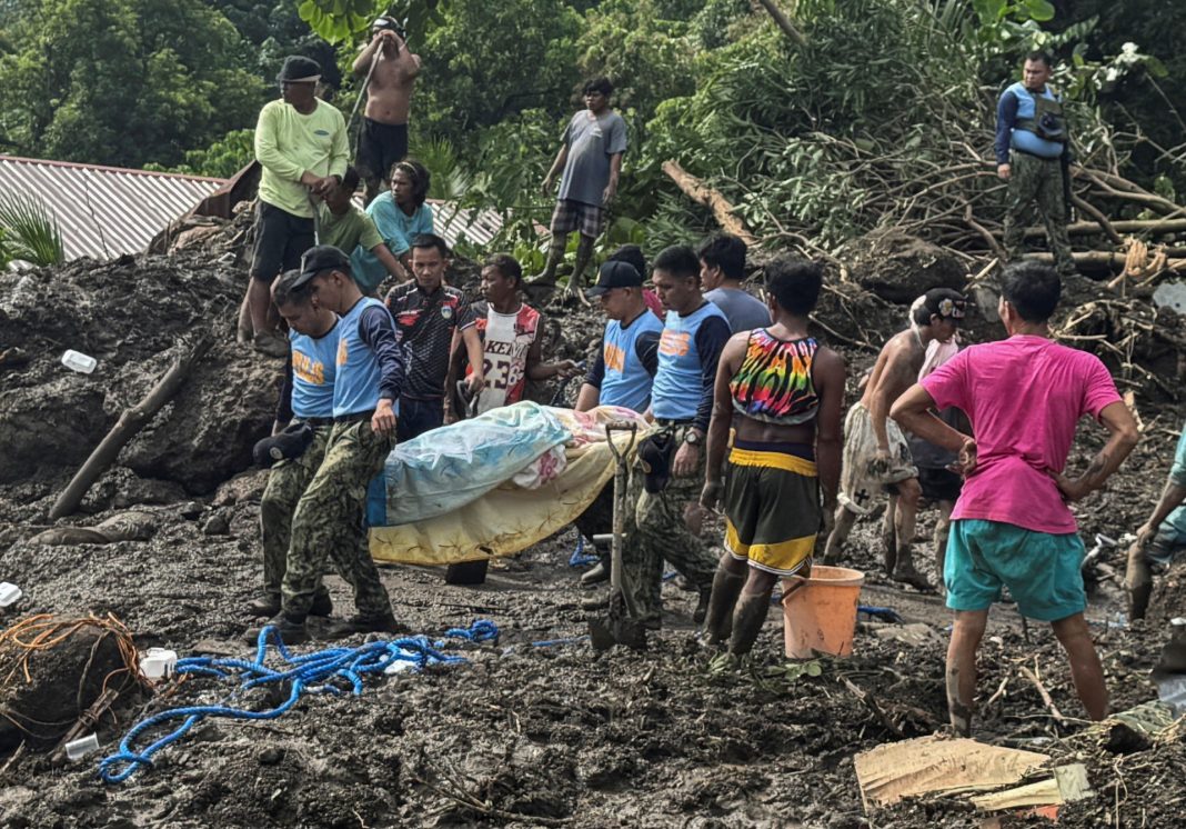 Inundaciones y deslizamientos de tierra en Filipinas dejan al menos 136 muertos o desaparecidos
