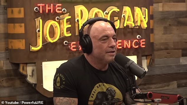 Joe Rogan, fotografiado en la edición del miércoles de The Joe Rogan Experience, dijo que el chiste de Hinchcliffe sobre la 