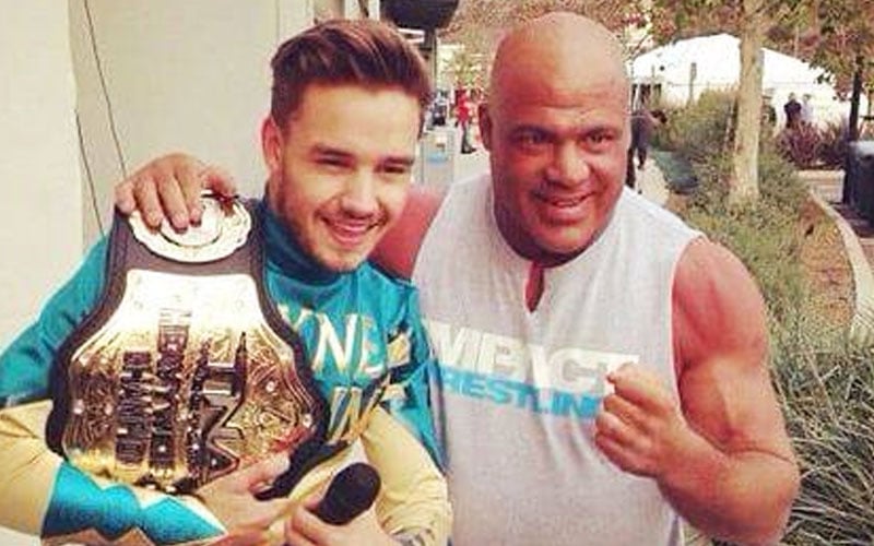 Kurt Angle honra a Liam Payne tras su fallecimiento: “Fue un honor subir al ring contigo”
