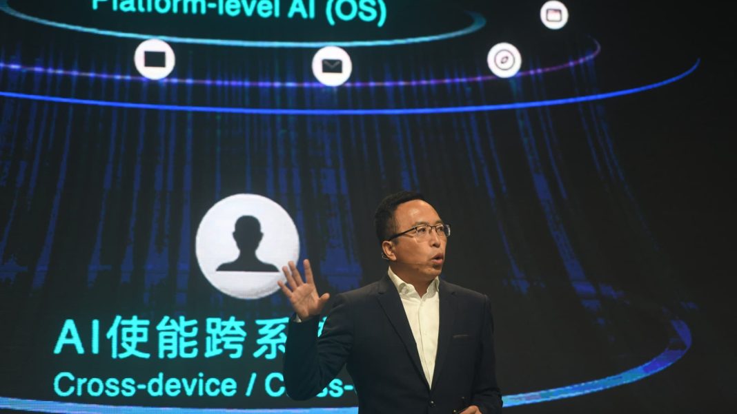 Las empresas chinas de teléfonos inteligentes promocionan las funciones de inteligencia artificial antes del lanzamiento de Apple Intelligence
