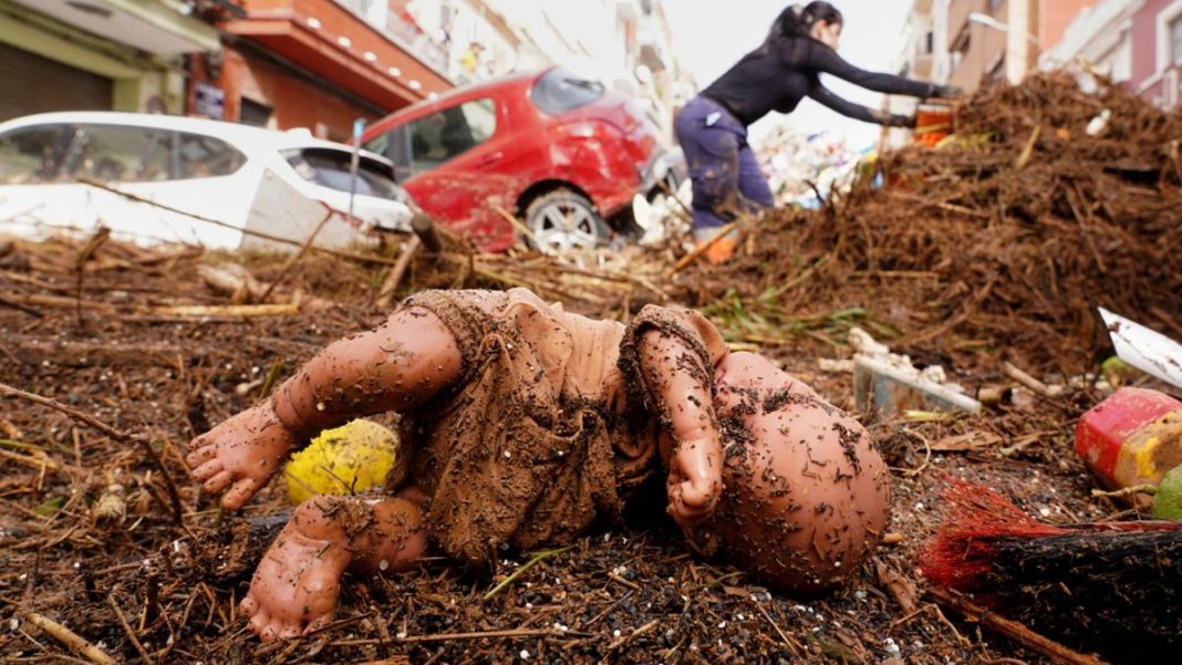 Las mortales inundaciones de Valencia empeoradas por el cambio climático, dicen los científicos
