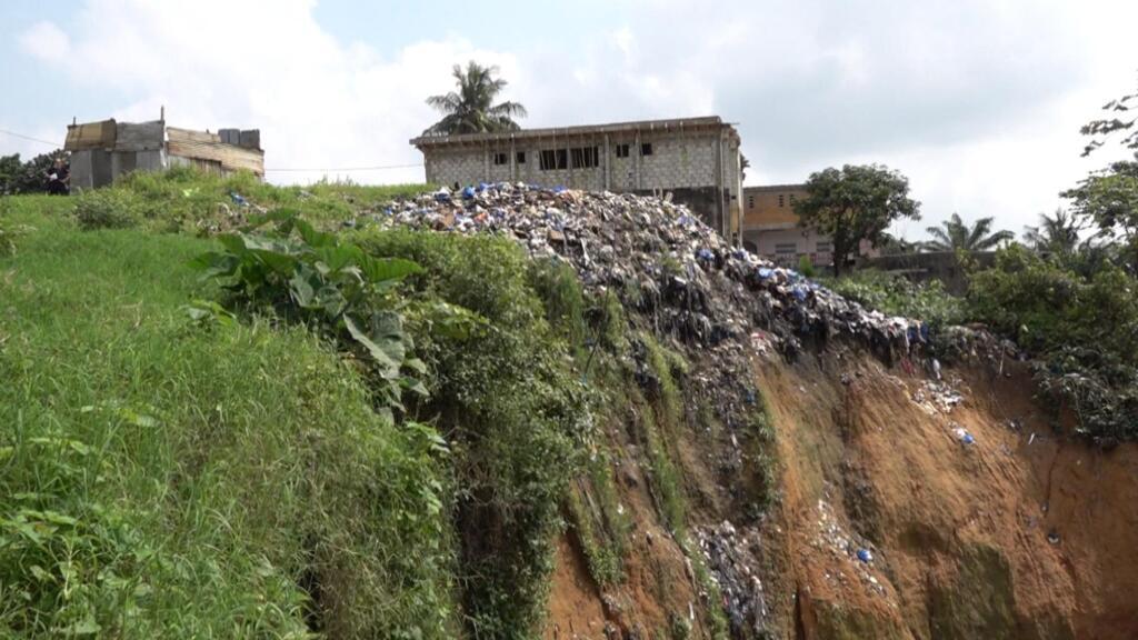 Las víctimas del vertedero de residuos tóxicos en Costa de Marfil siguen buscando justicia
